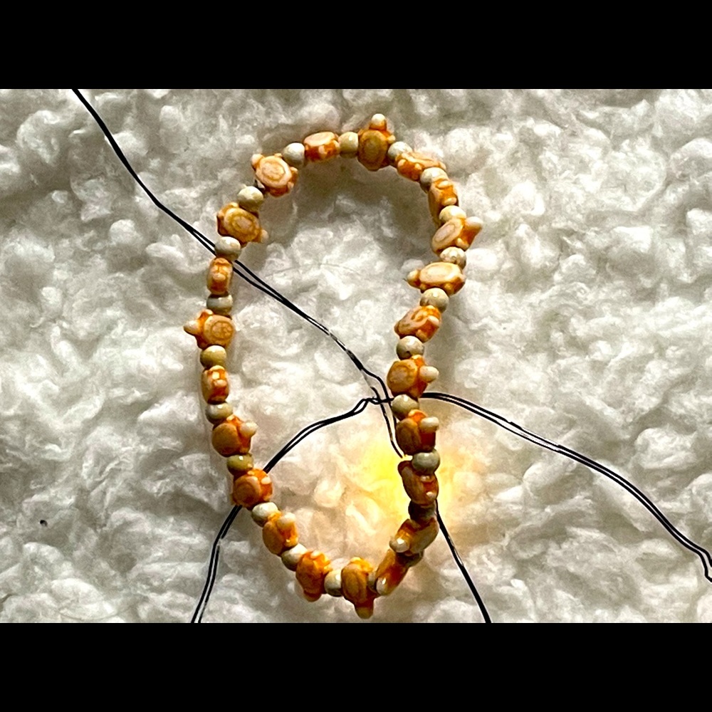 urban outfitters vsco beachy seashell bracelet
